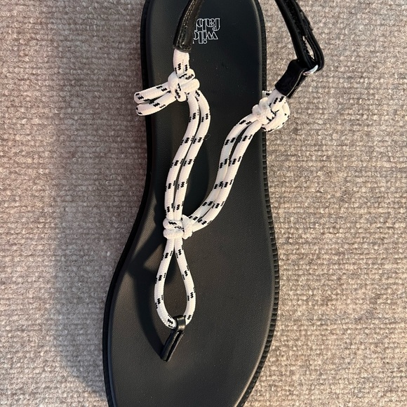 Wild Fable Black Sandals with White Straps - Picture 5 of 5